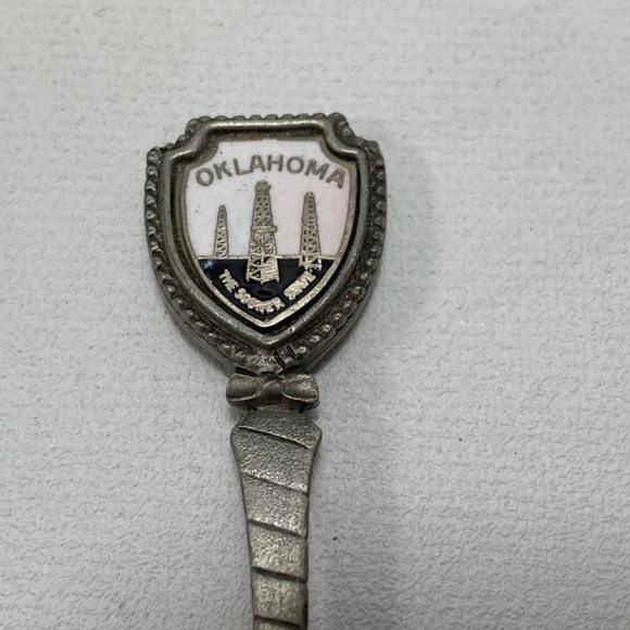 Set of Two Oklahoma State Souvenir Spoons Cowboy Hall of Fame Wagon Tulsa Pewter - Picture 10 of 12